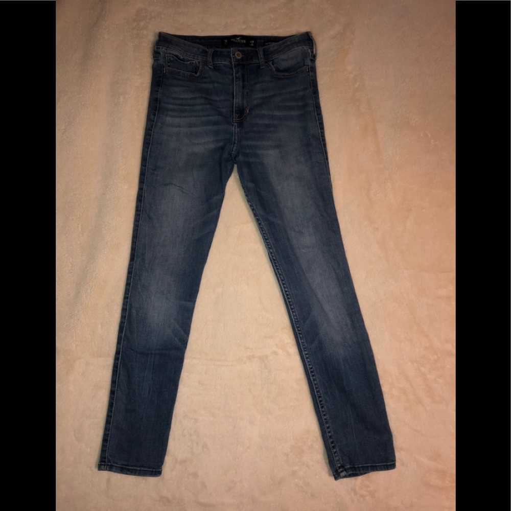 Hollister- Highrise Super Skinny Crop Jeans